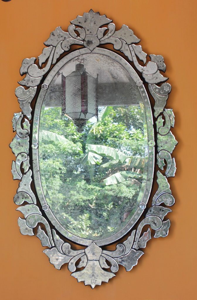 ANTIQUE VENETIAN MIRROR