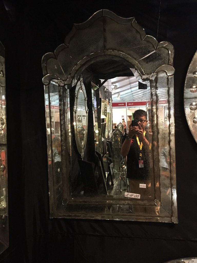 ANTIQUE VENETIAN MIRROR